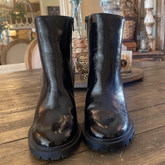 FOREVER 21 Black Patent Leather Combat Booties Sz 9 NEW 💕 - Picture 2 of 5